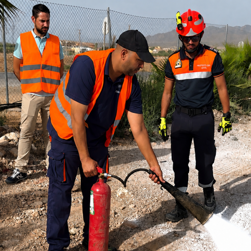 Equipo de Peregrín durante una formación práctica de seguridad con Protección Civil