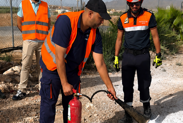 Equipo de Peregrín durante una formación práctica de seguridad con Protección Civil