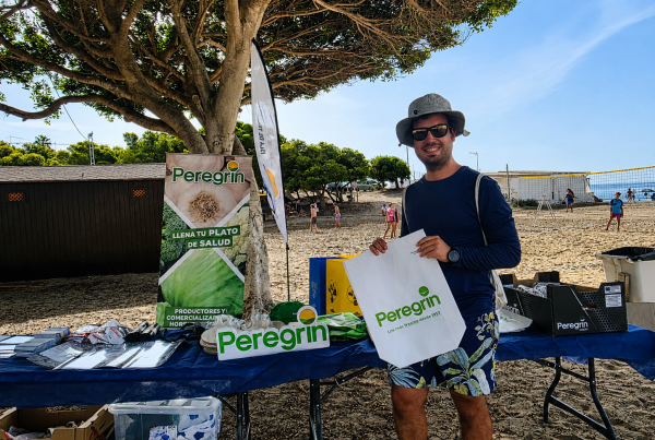 Recogida de residuos en la Playa Mar Rabiosa de San Juan de los Terreros